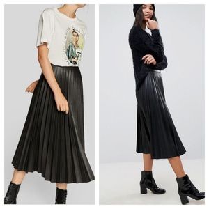Stradivarius Pleated Faux Leather Midi Skirt Sz 4